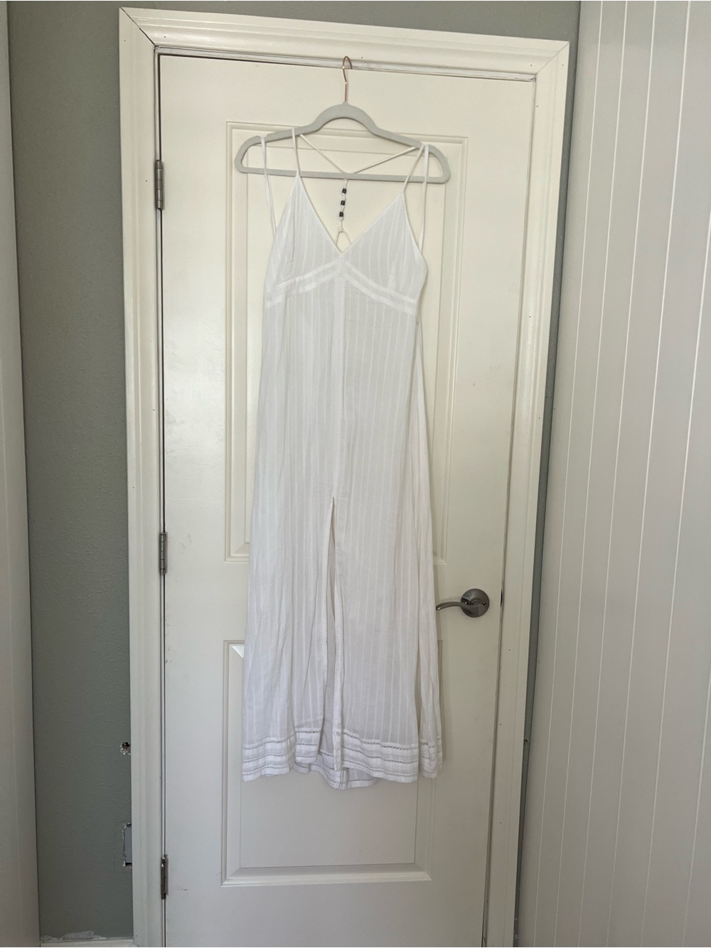 Aerie BOHO White Maxi Dress L Middle Slit/Beaded Open Back